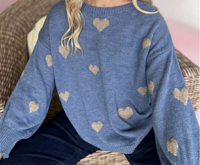 Strikk med små hjerter lyseblå